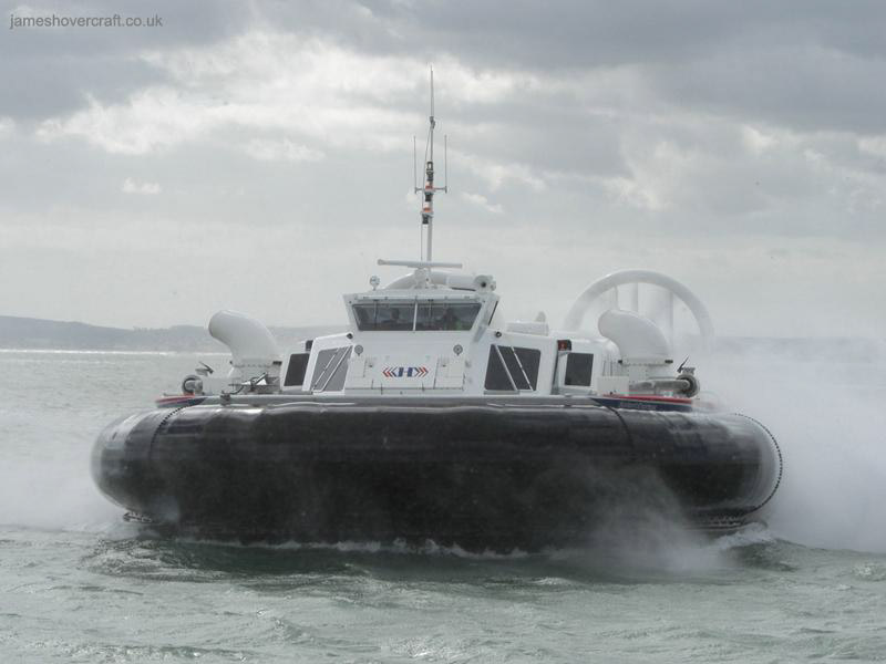 Hoverwork British Hovercraft Technology BHT-130 - Arriving at Southsea hoverport, front view (James Rowson).